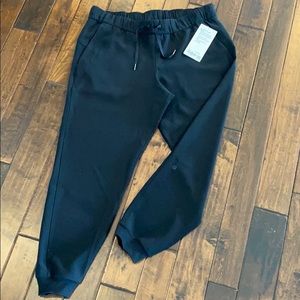 NWT LULULEMON On the Fly joggers